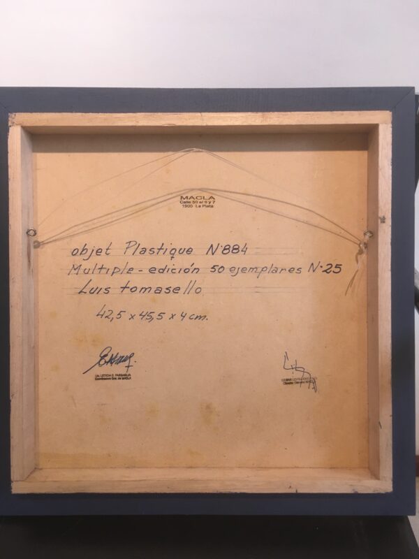 Objet Plastique no. 884